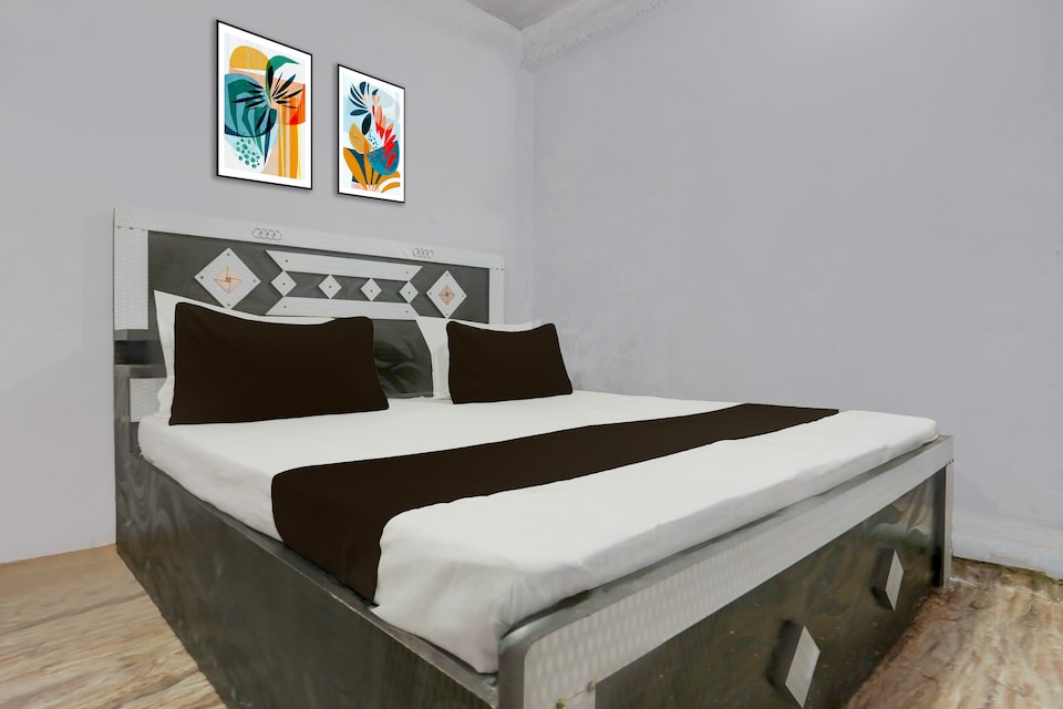 SPOT ON Anmay , Railway Station Allahabad, Prayagraj