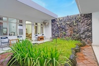 OYO 94802 Hotel Prima