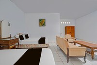 OYO 94802 Hotel Prima