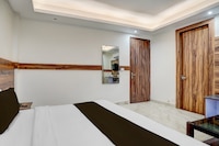 Super Townhouse Railway Road Katra Formerly The Amro