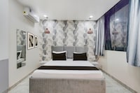 Super Townhouse DSIDC Bawana Formerly Kanhaiya Residency