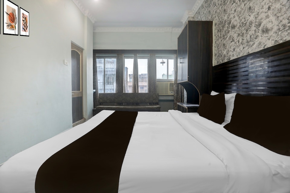 Hotel O Manali Inn, Chowk Allahabad, Prayagraj