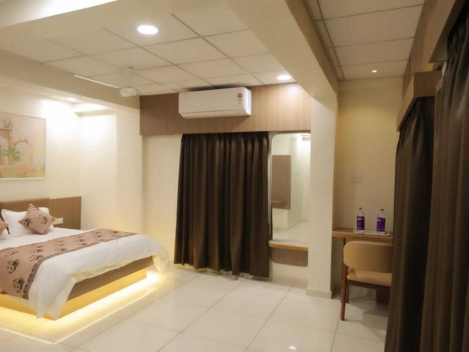 Hotel O The Royal Hotel, Junagadh, Junagadh