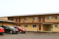 Capital O Swan Inn Comstock Park