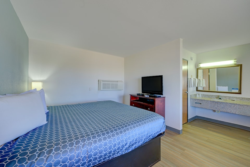 Capital O Travelers Inn Lawton Fort Sill, Lawton Central OK, Lawton OK