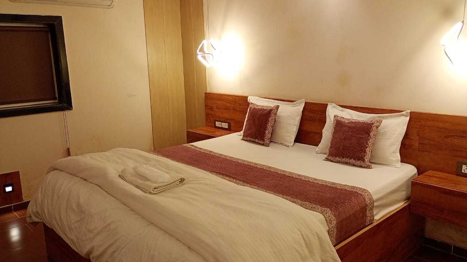 SPOT ON The Littile Door Family Stay Group of Parth in, Akbarpur, Akbarpur