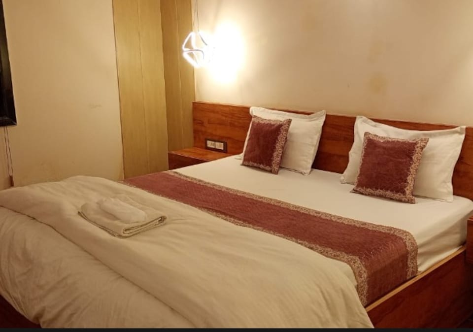 SPOT ON The Littile Door Family Stay Group of Parth in, Akbarpur, Akbarpur