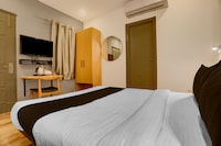 Super Townhouse Old Katra Prayagraj