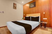 Super Townhouse Mumfordganj Fountain Crossing Formerly APS Inn