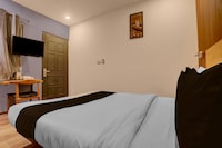 Super Townhouse Old Katra Prayagraj