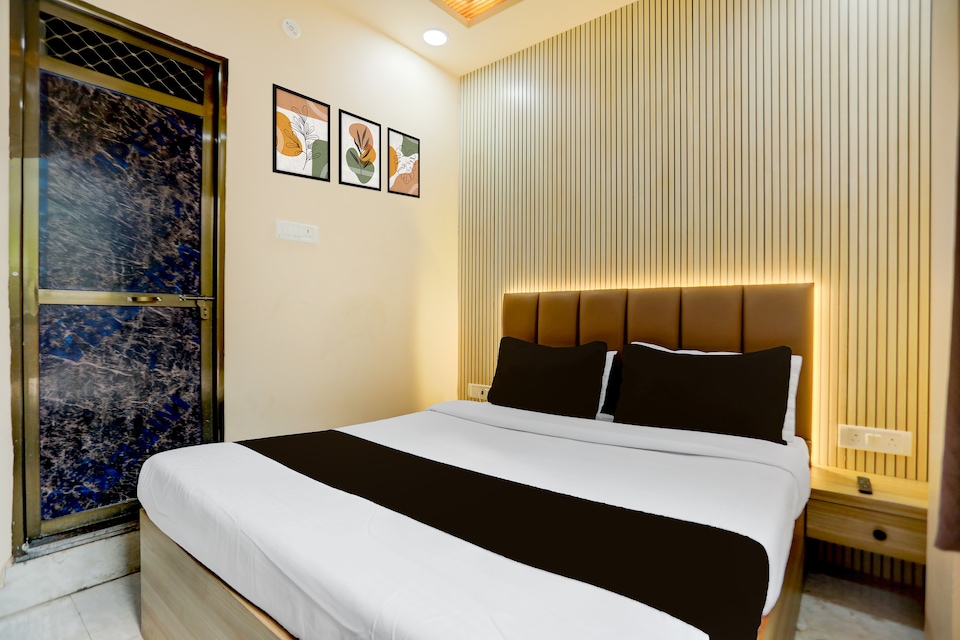 SPOT ON Ashirwad Residency, Godowlia, Varanasi