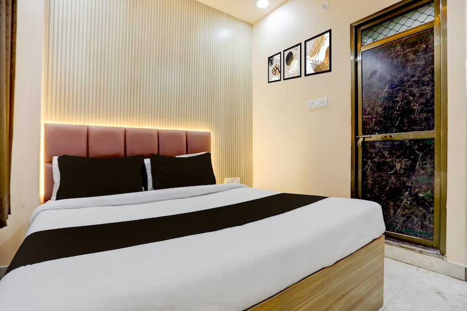 SPOT ON Ashirwad Residency, Godowlia, Varanasi