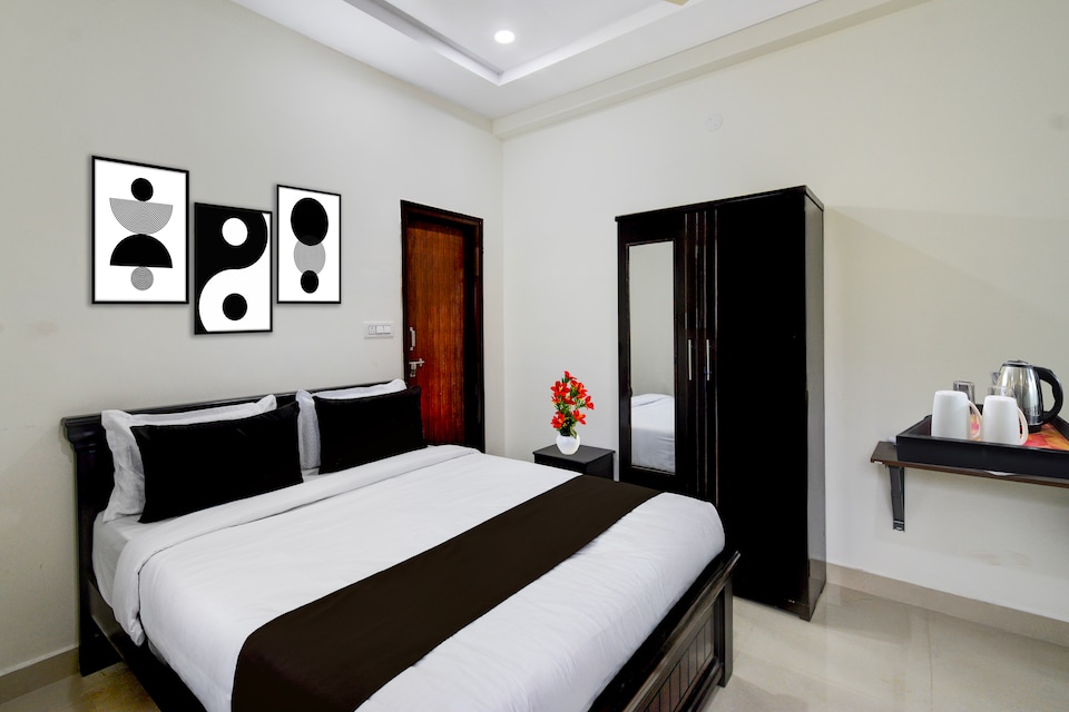 Super Collection O Bongloor Bus Terminal Hyderabad Formerly Nallavolu VMR, LB Nagar - Ramoji, Hyderabad