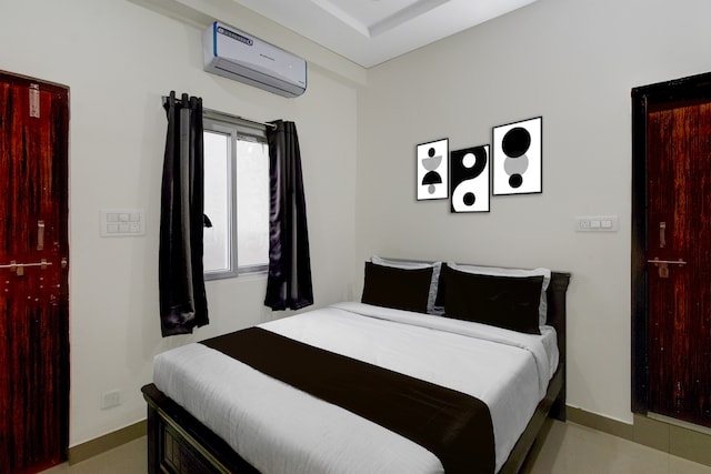 Super Collection O Bongloor Bus Terminal Hyderabad Formerly Nallavolu VMR