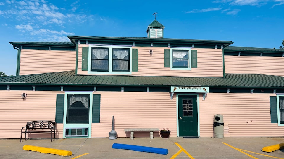 Victorian Inn by Capital O Superior NE, Superior NE, Superior NE