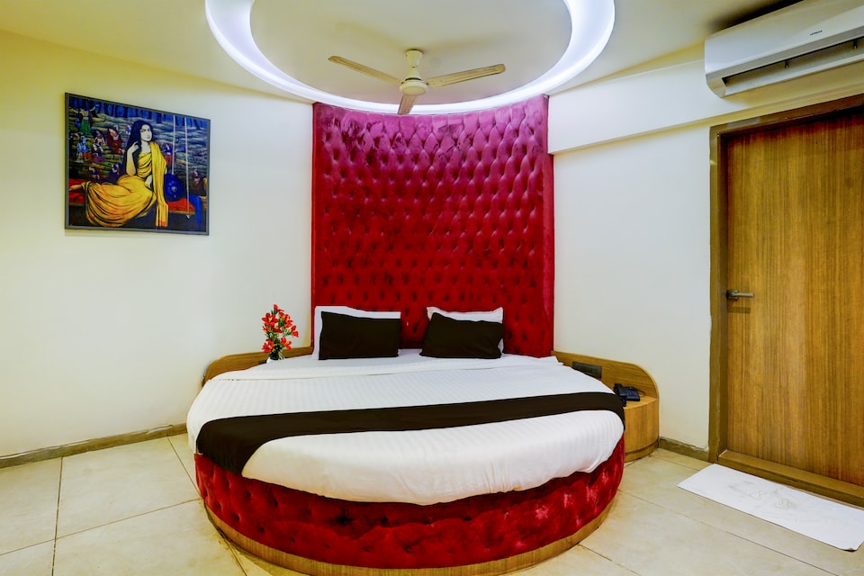 Super Townhouse Oak New Nashik Highway Kalyan Bhiwandi, Mumbai- Kalyan-Bhiwandi- Badalapur, Mumbai