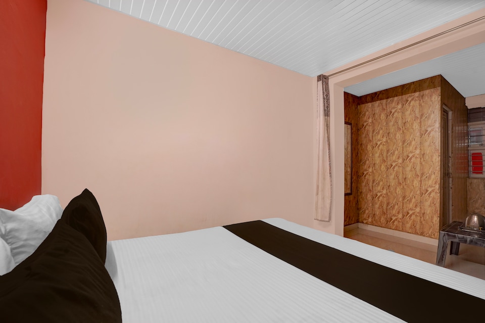 Spot On Hotel Uv Plaza, Okhla Jasola Delhi, Delhi