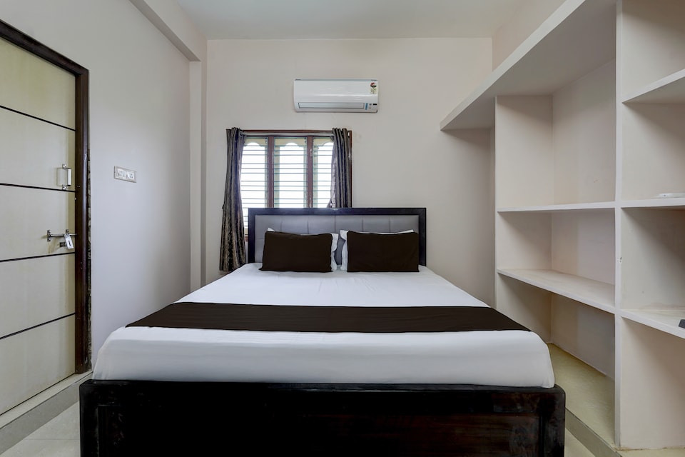 Hotel O V Stayinn , Renigunta Road Tirupati, Tirupati