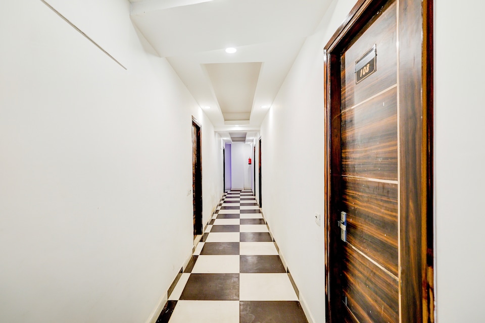 Hotel O  Navprateek Hospitality, Noida City, Noida