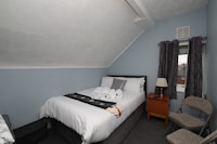 Woodville Lodge Leeds Free Parking Direct Bus to City Centre