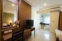 The Platinum Suites Bangkok by Dancenter