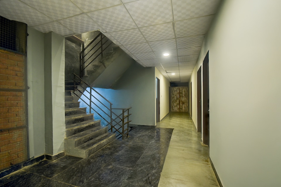 Hotel O Hooks club, Mansarovar, Jaipur