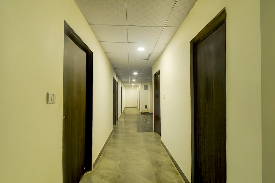 Hotel O Hooks club, Mansarovar, Jaipur