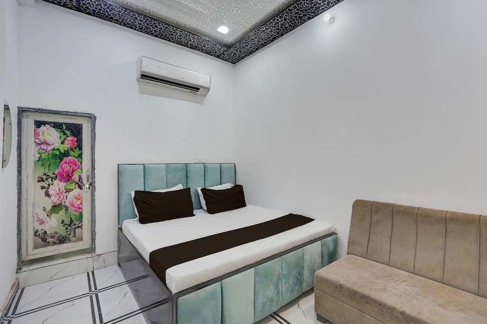 Hotel O Yaariyan , Firozabad city, Firozabad