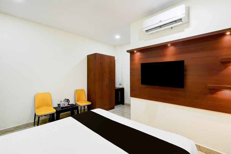 Collection O Kakatiya Hills Formerly Shree Adithya Luxury Rooms, Kukatpally, Hyderabad