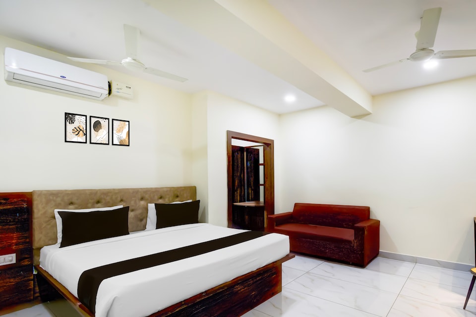Super Collection O Kakatiya Hills Formerly Shree Adithya Luxury Rooms, Kukatpally, Hyderabad