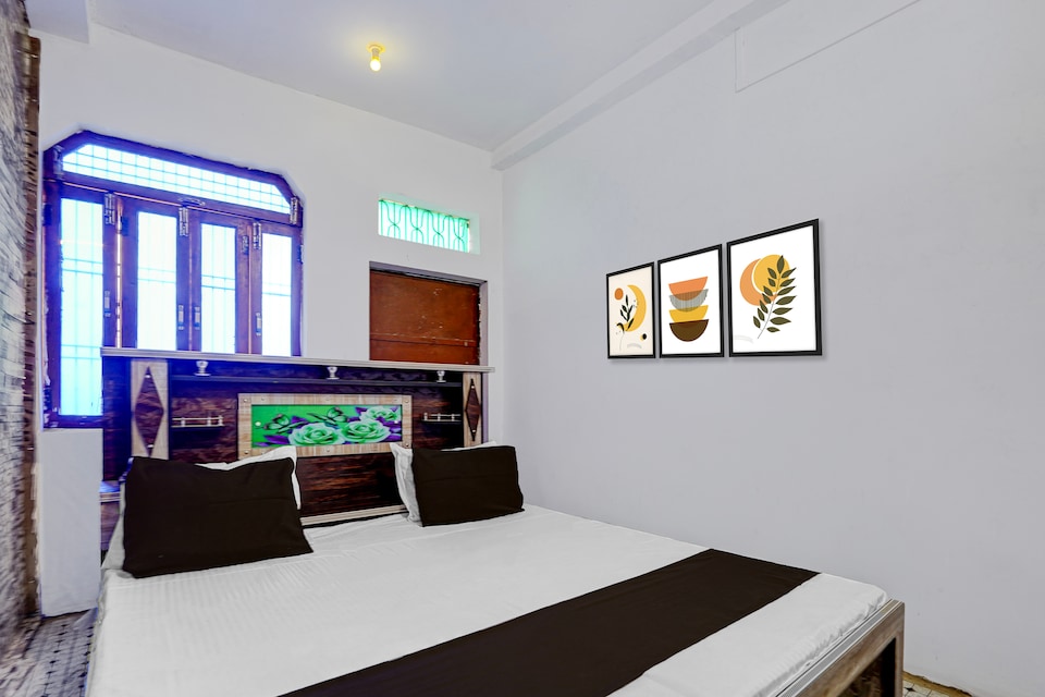 SPOT ON V.K HOTEL , Chowk Allahabad, Prayagraj