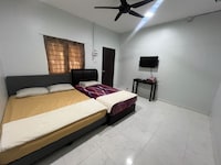 OYO 91220 D Inai Roomstay 