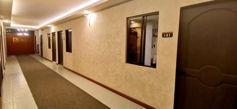 Dancenter Airport Hotel - Grey Hotel, Angeles, Pampanga