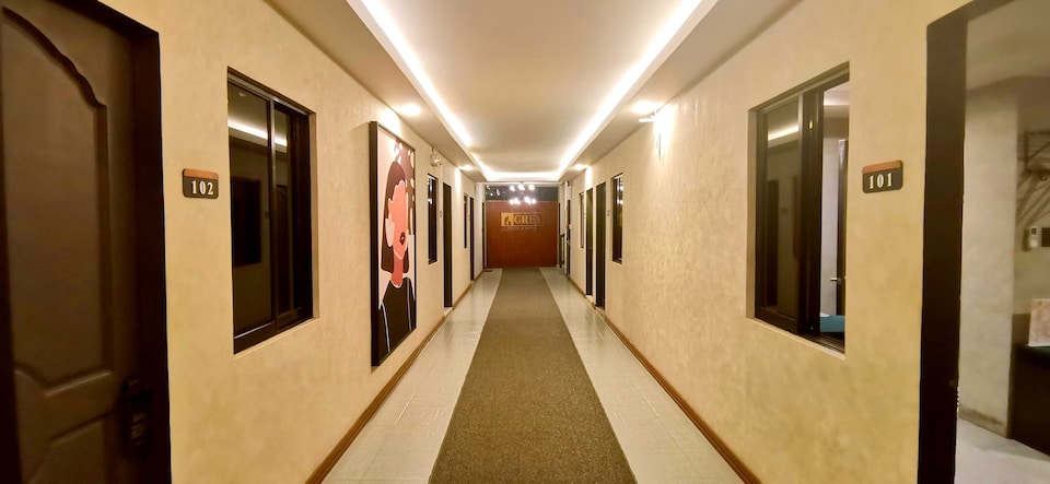 Dancenter Airport Hotel - Grey Hotel, Angeles, Pampanga