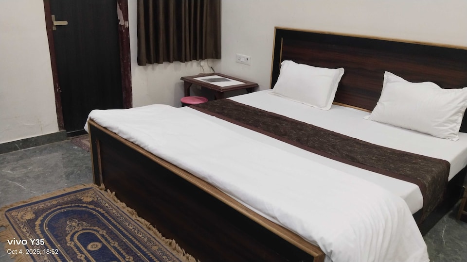 SPOT ON Classic Hotel, Chhibramau, Chhibramau