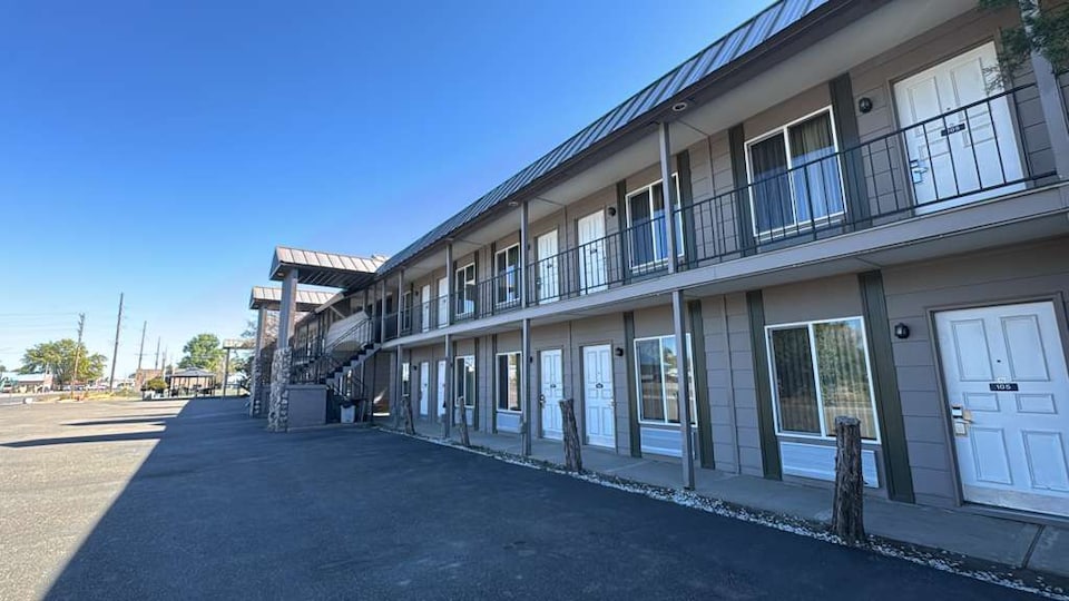 Sundowner Inn by Capital O Forsyth I 94,  Forsyth MT,  Forsyth MT