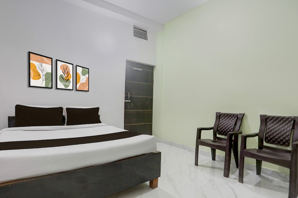 Hotel O Nandan Palace , Patna, Patna