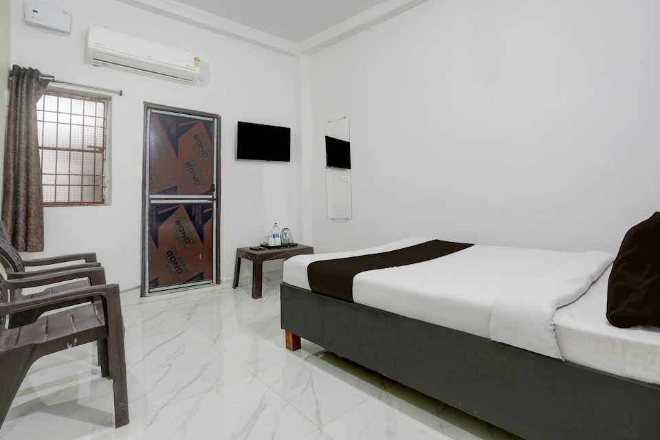 Hotel O Nandan Palace , Patna, Patna