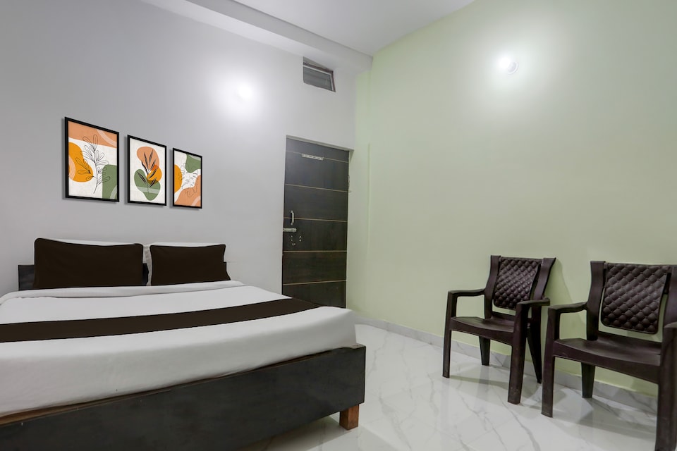 Hotel O Nandan Palace , Patna, Patna