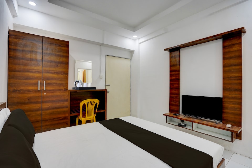 Super Collection O Warje Pune Formerly Choice Guest house, Katraj Khed Shivapur Pune, Pune