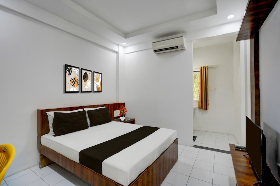 Super Collection O Warje Pune Formerly Choice Guest house, Katraj Khed Shivapur Pune, Pune