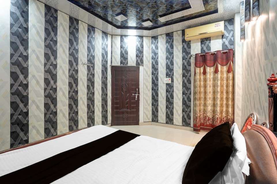 Hotel O Sultanpur Railway Junction Formerly Sanskar Marriage Lawan, Sultanpur, Sultanpur