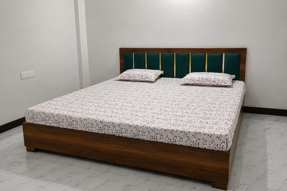 SPOT ON Raj Restaurant & Guest house, Sultanpur, Sultanpur