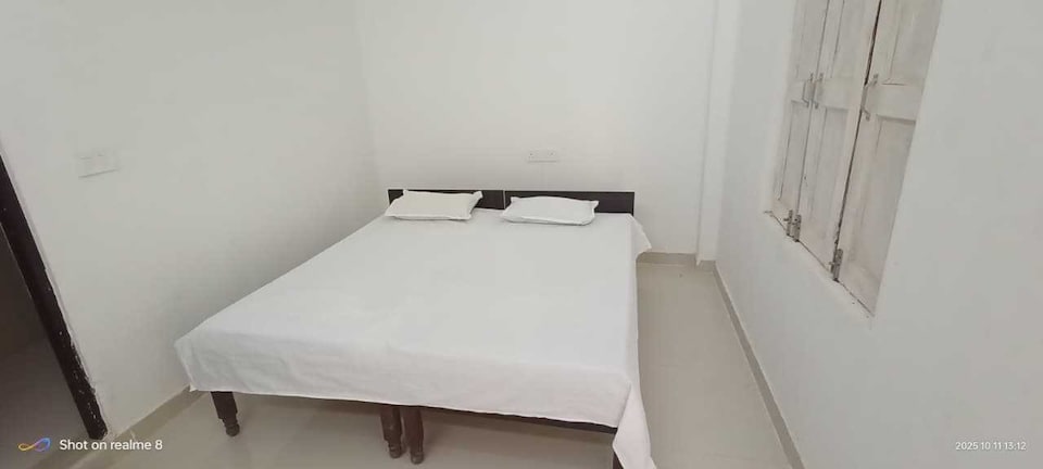 SPOT ON Raj Restaurant & Guest house, Sultanpur, Sultanpur