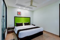 OYO 839903 New Hotel Executive Inn