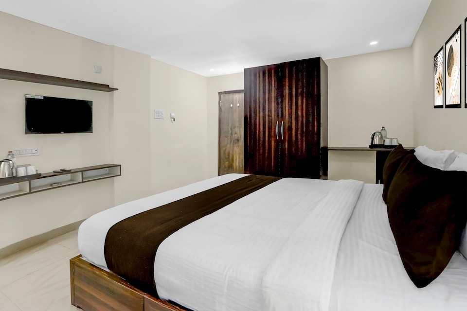 Hotel O by OYO Cdr Grand, Guntur, Guntur