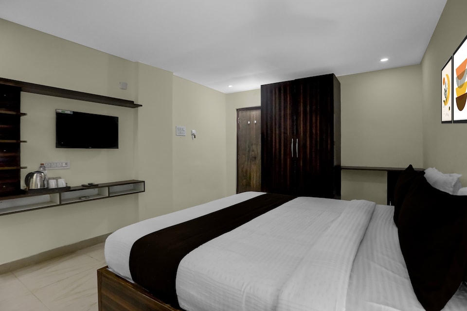 Hotel O Cdr Grand, Guntur, Guntur