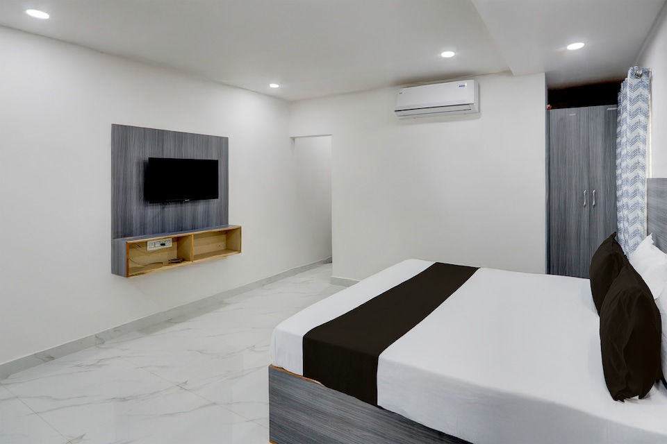 HOTEL O MURARI, Karimnagar, Karimnagar