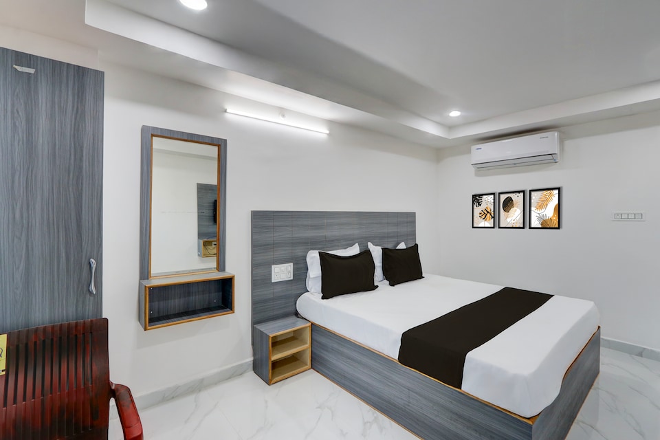 HOTEL O MURARI, Karimnagar, Karimnagar