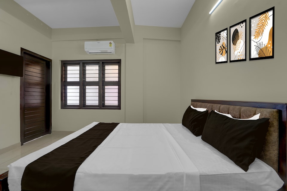 Super Hotel O Engineering College Sreekaryam Formerly B S Plaza, Technopark Trivandrum, Trivandrum